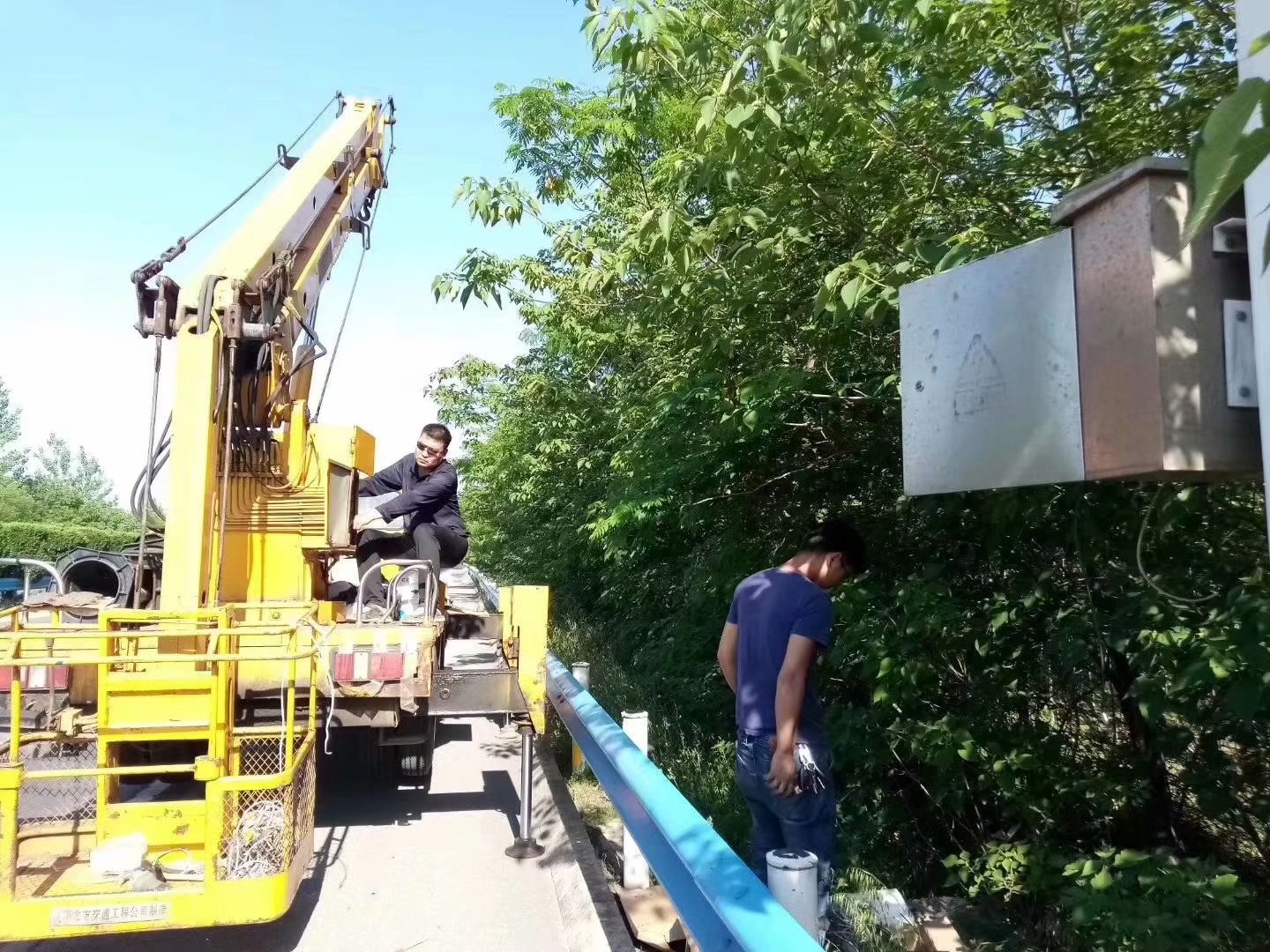 高速公路监控测速设备